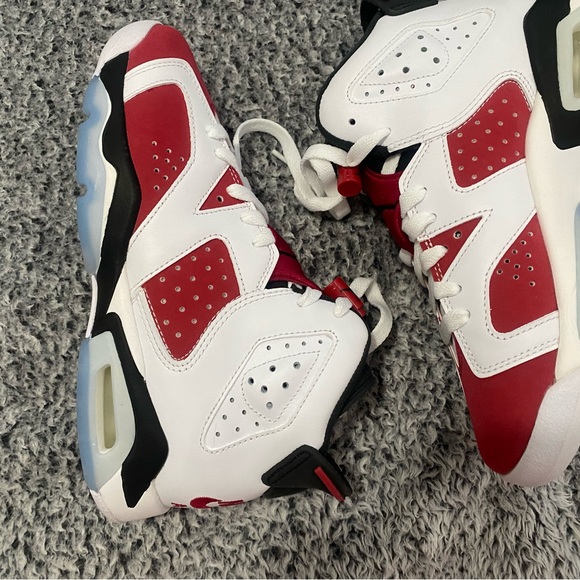 Deadstock Carmines grade school, 2021, size 4.5.Y - Picture 5 of 6